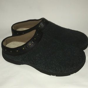Taos Shaggy Dark Green Suede Clogs 8
